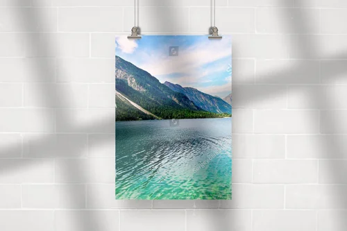 Alpejska panorama jeziora Plansee w Austrii