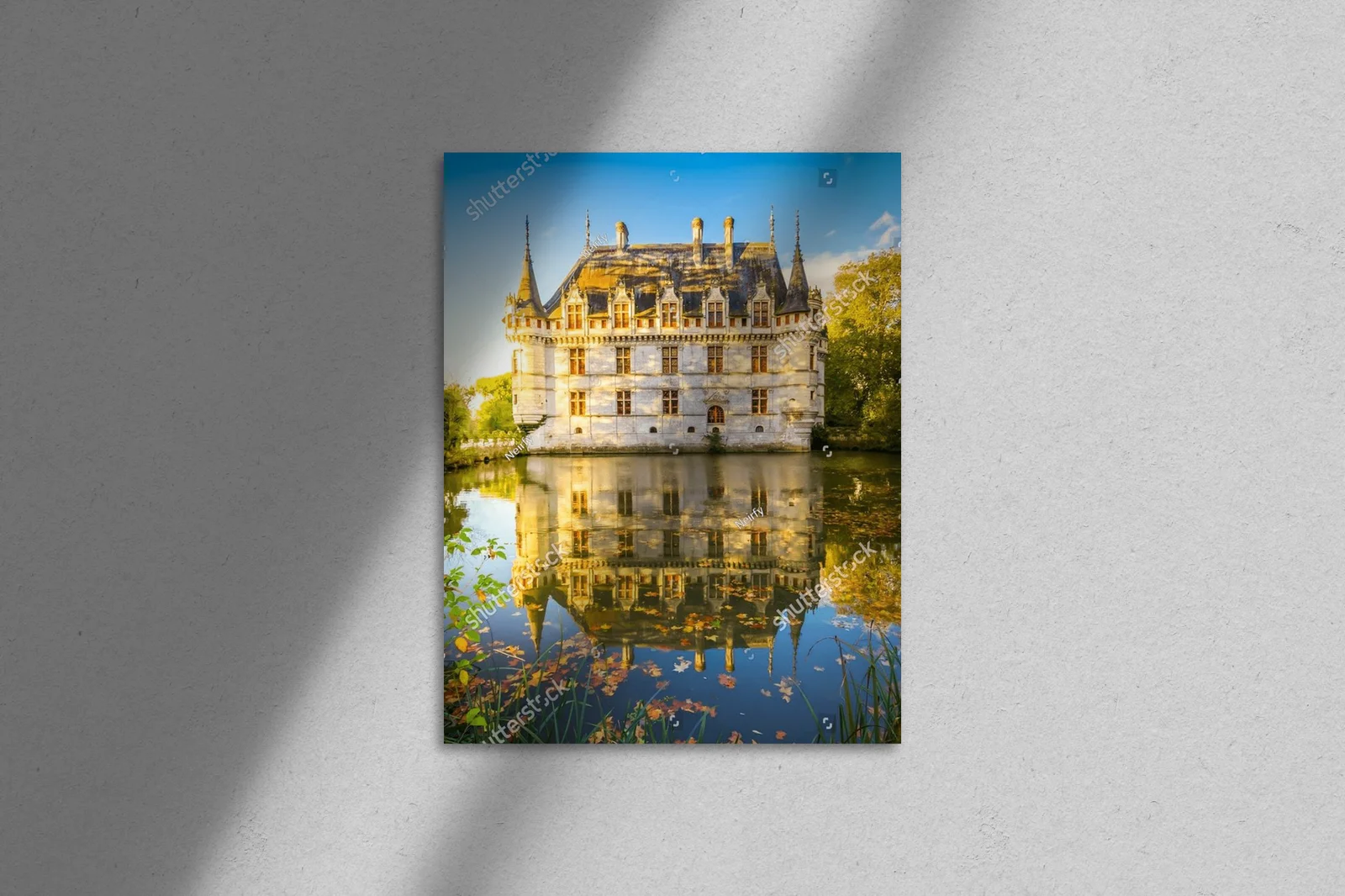 Złote odcienie jesieni w chateau Azay-le-Rideau