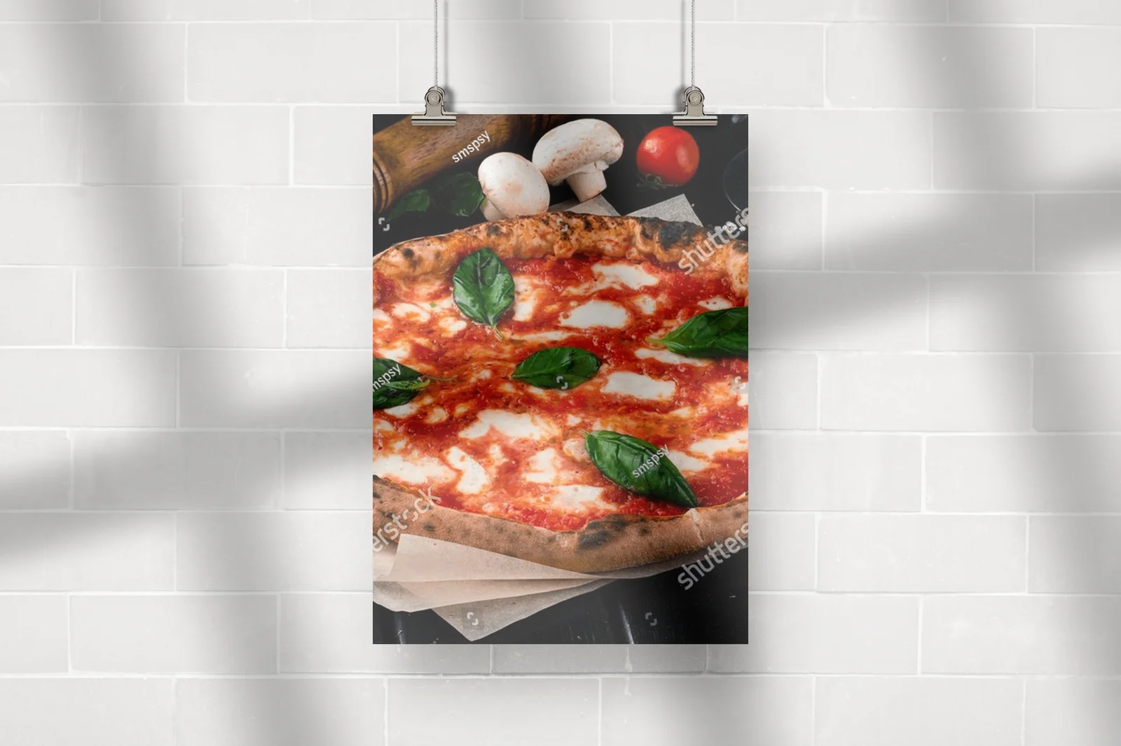 Aromatyczna kompozycja pizzy w ciemnych tonach