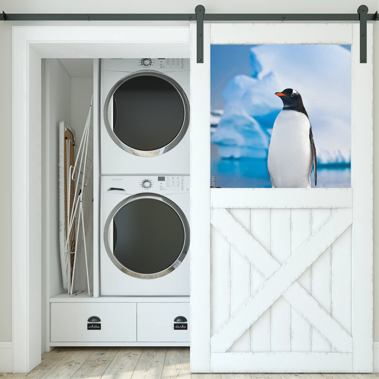 Penguin w otoczeniu skalnych majestatów