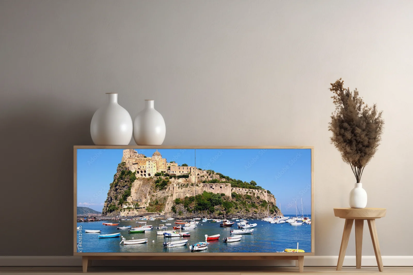 Urok Castello Aragonese Ischia w letnich odcieniach