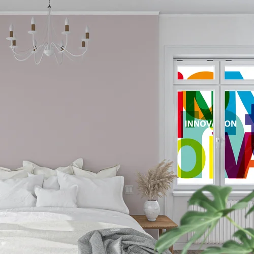 Innowacyjna przestrzeń w electric blue i magencie