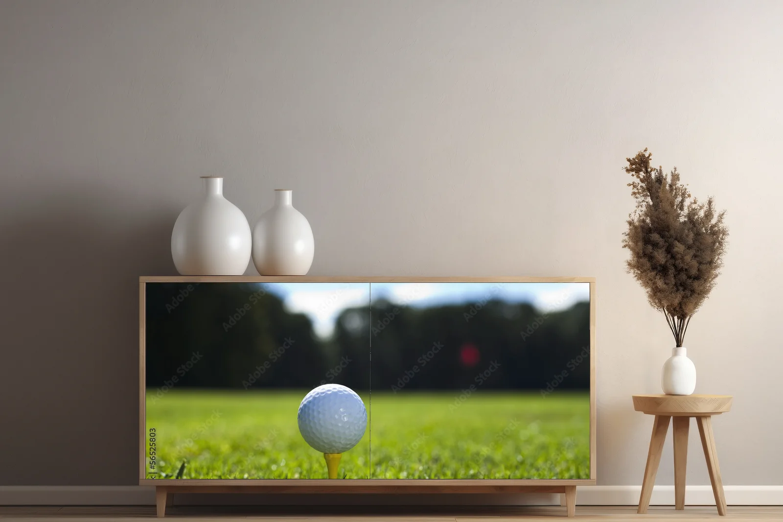 Radość z gry w golf w naturalnym krajobrazie