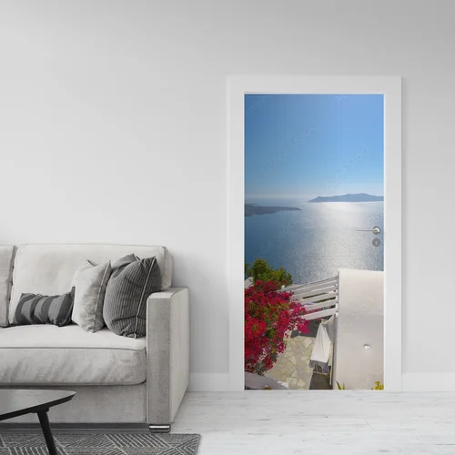 Panoramiczny widok Santorini z morskimi akcentami