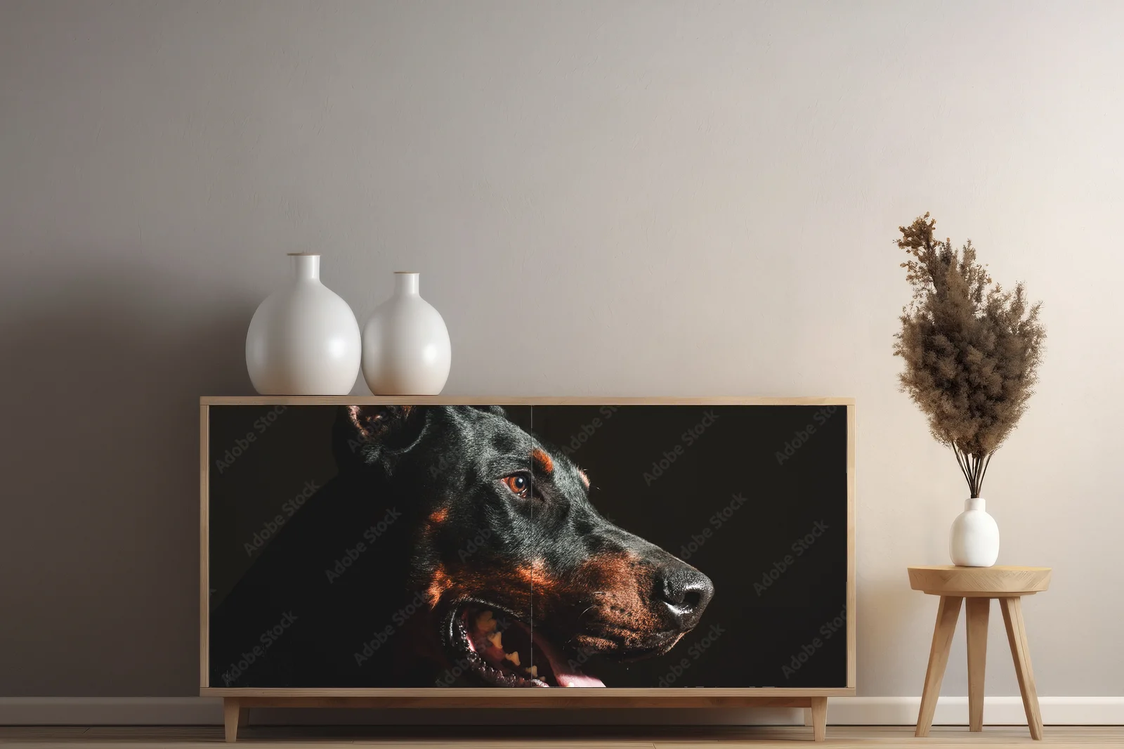 Wspaniale czarne oblicze dobermana w blasku reflektorów