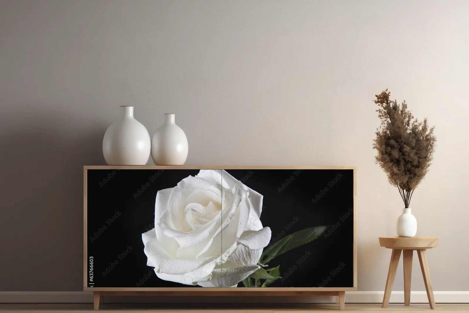 Elegancja białych róż w czerni