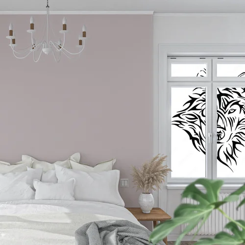 Fierce Wolf Emblem in Striking Black and White