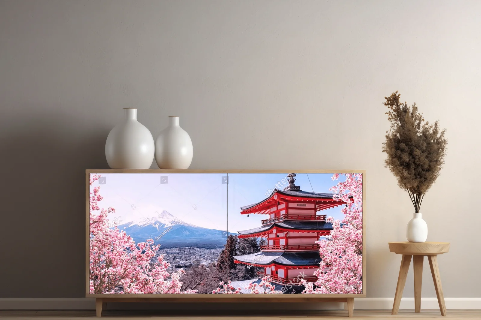 Urok Sakura nad Chureito z Fuji w tle