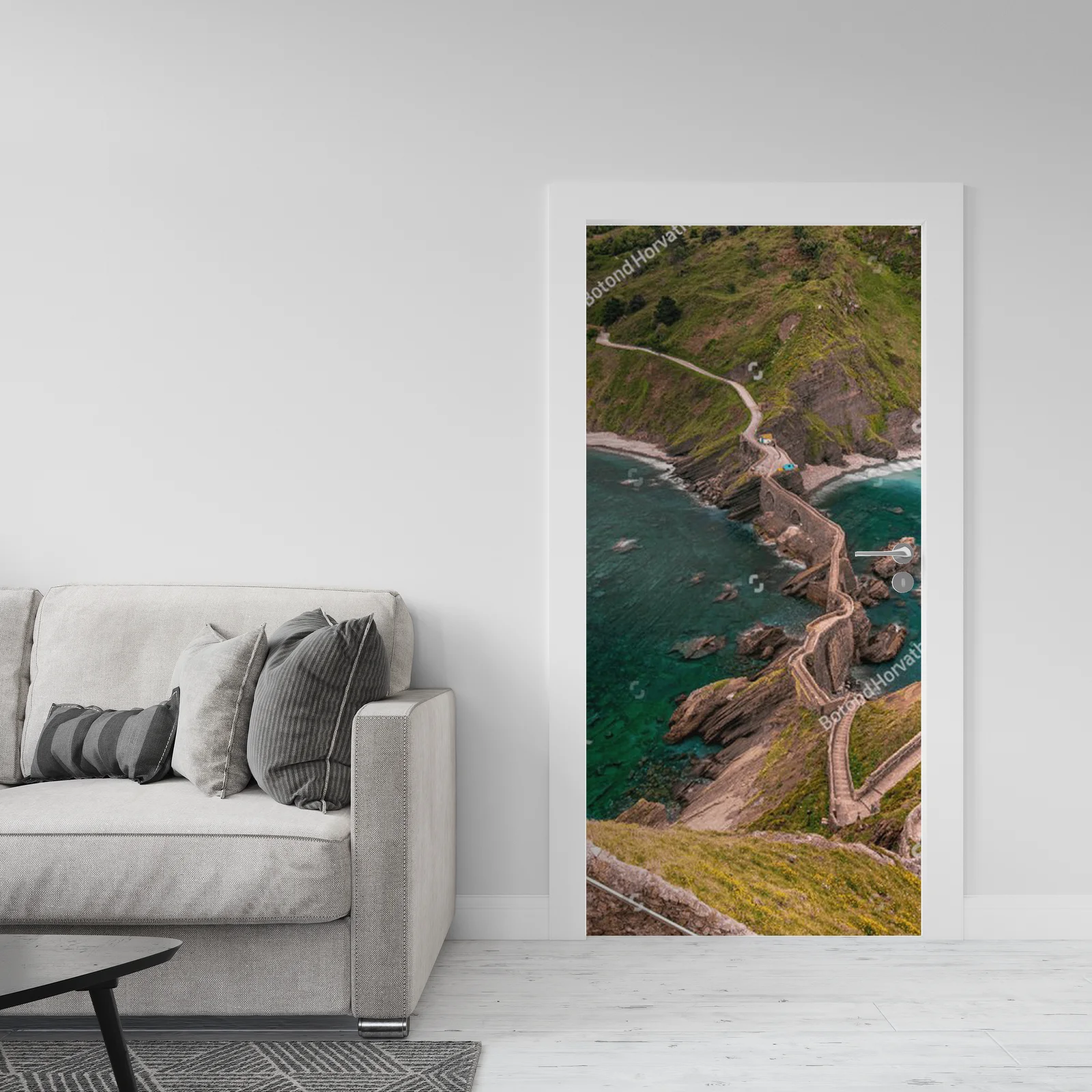 Schody San Juan de Gaztelugatxe: Basen w zieleni