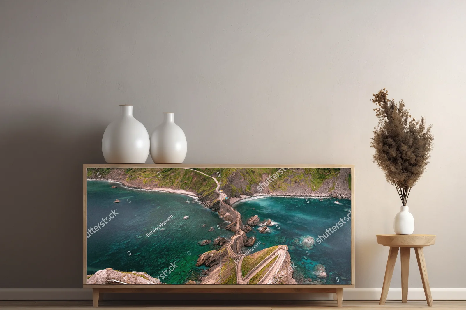 Schody San Juan de Gaztelugatxe: Basen w zieleni