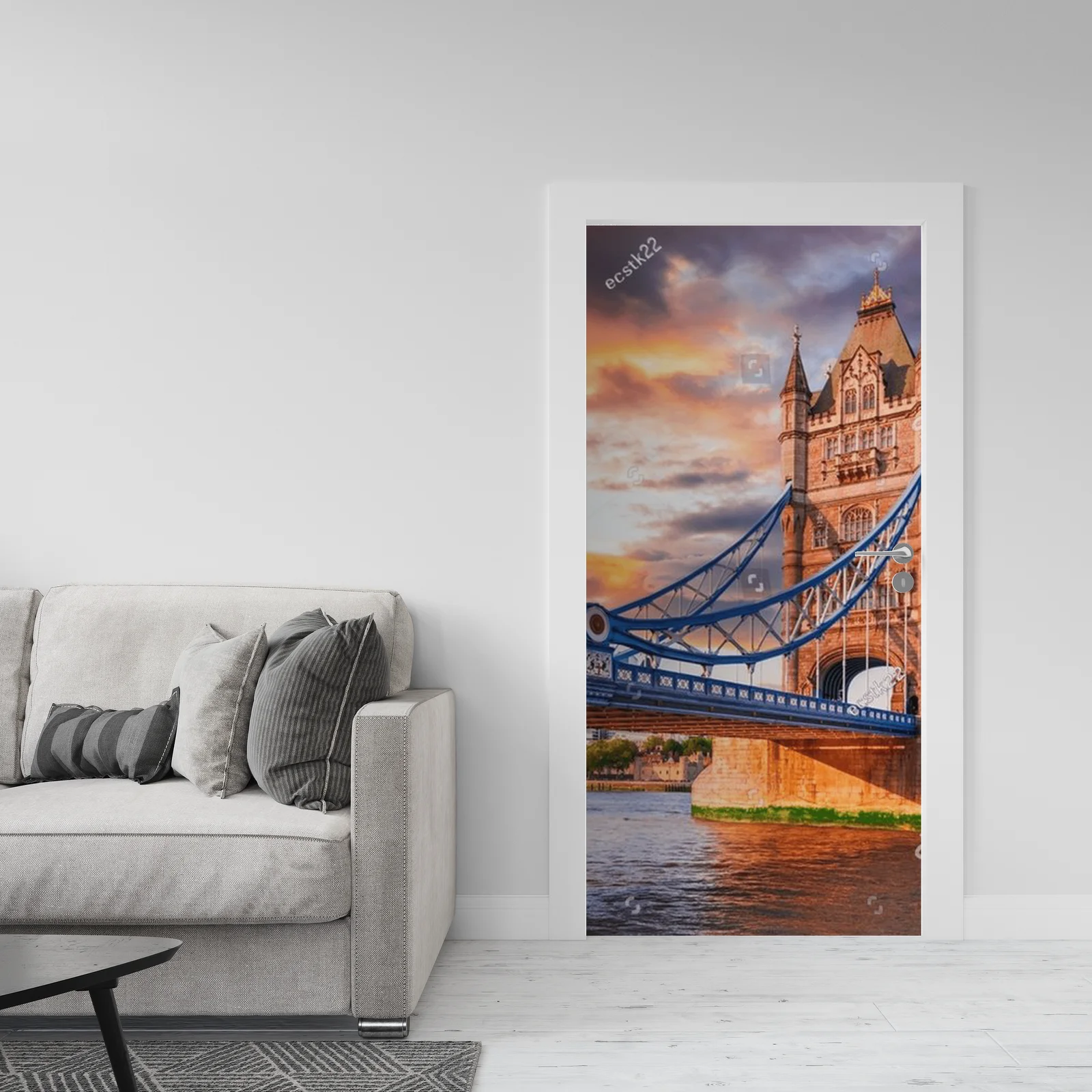 Zachwycający Tower Bridge w londyńskim blasku