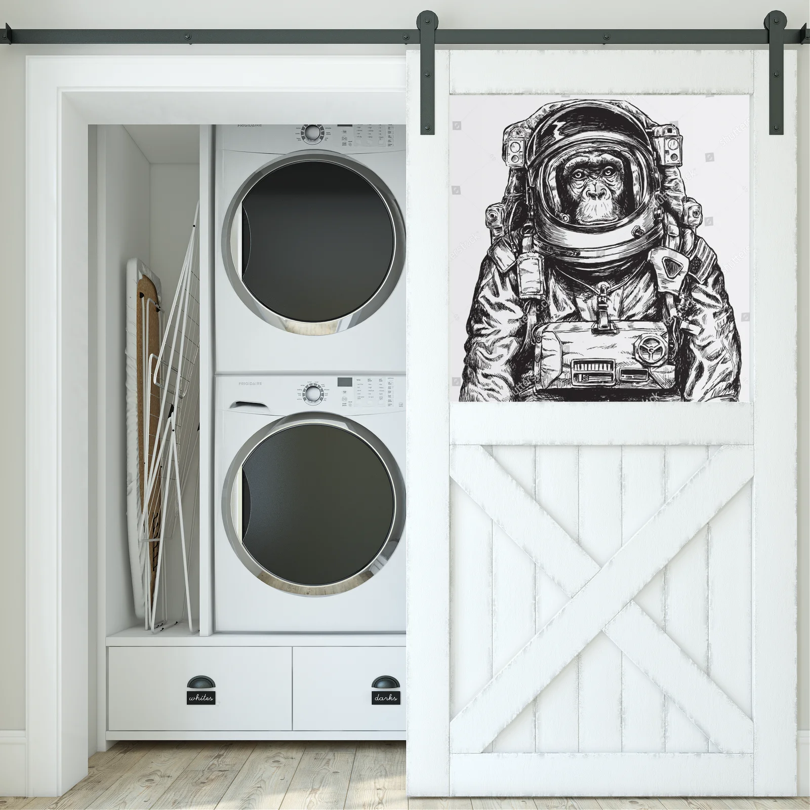 Intrygująca małpa astronauta w kosmicznej aranżacji