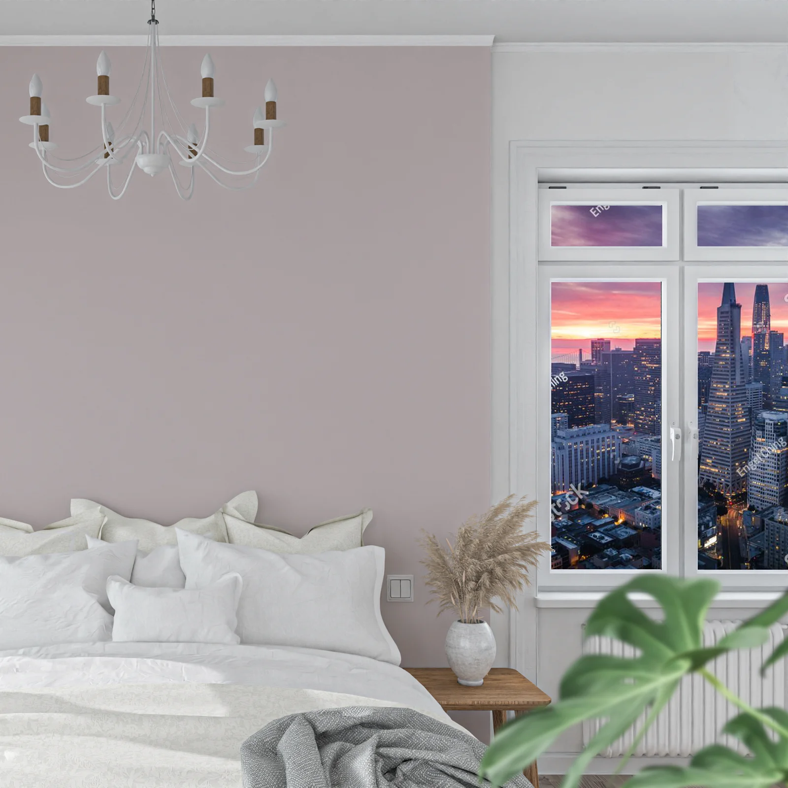 San Francisco Skyline o poranku z dramatycznymi chmurami