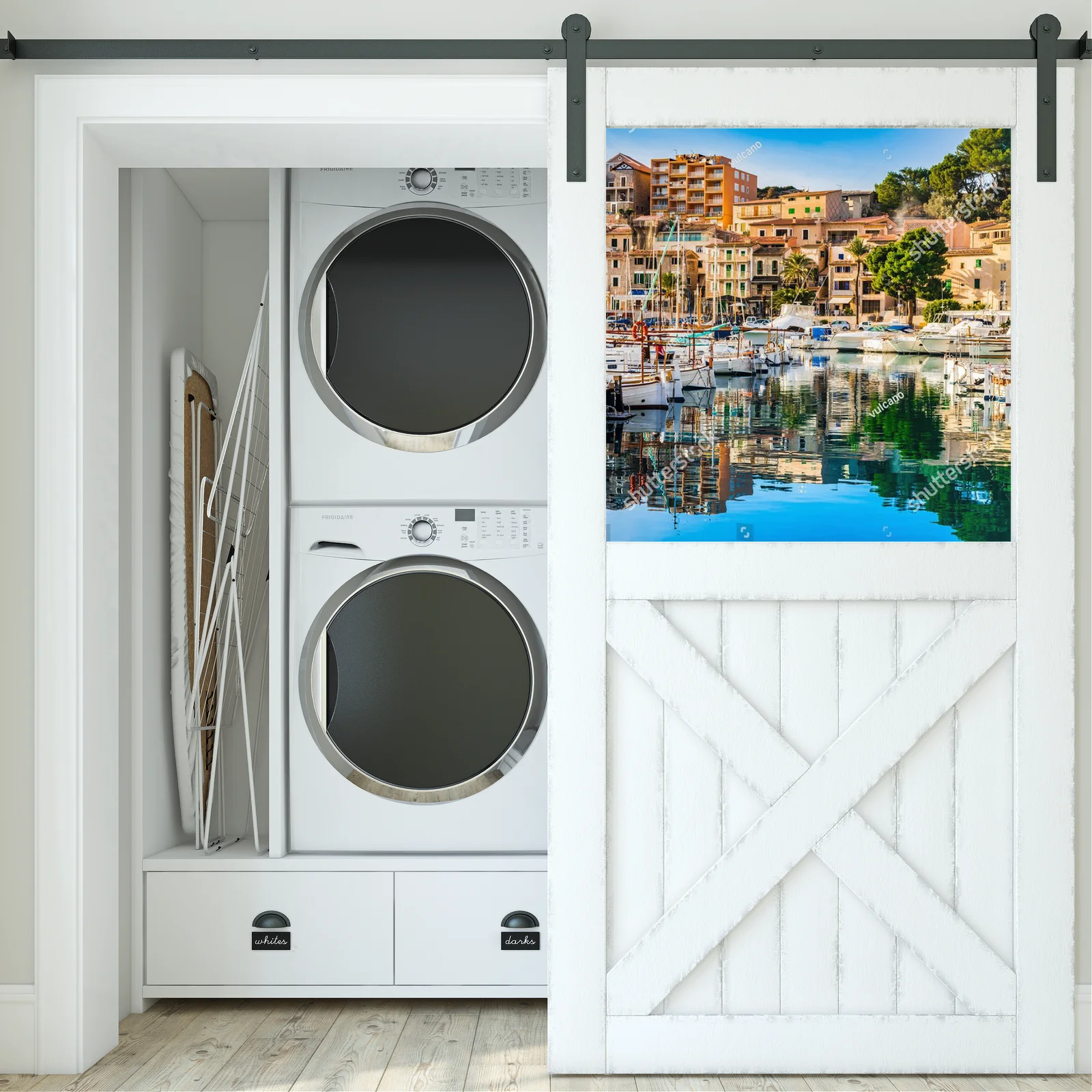 Idylliczny Port de Soller w błękicie Morza Śródziemnego