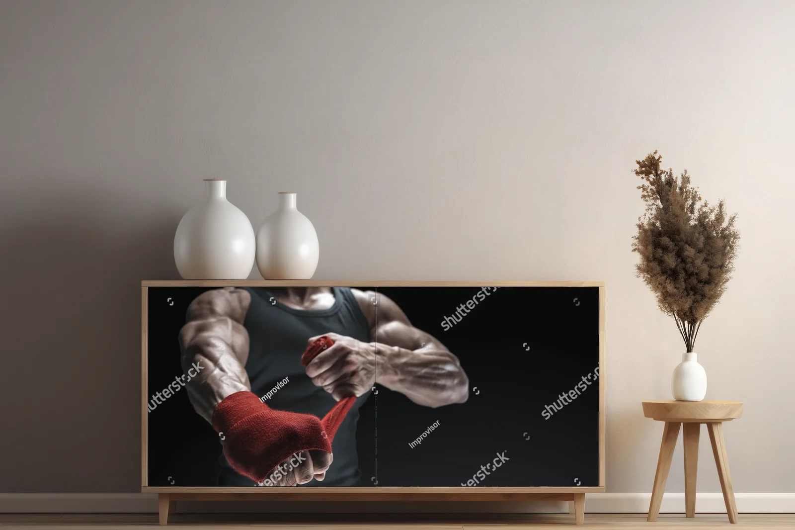 Mocne ręce, czerwone akcenty na czarnym tle