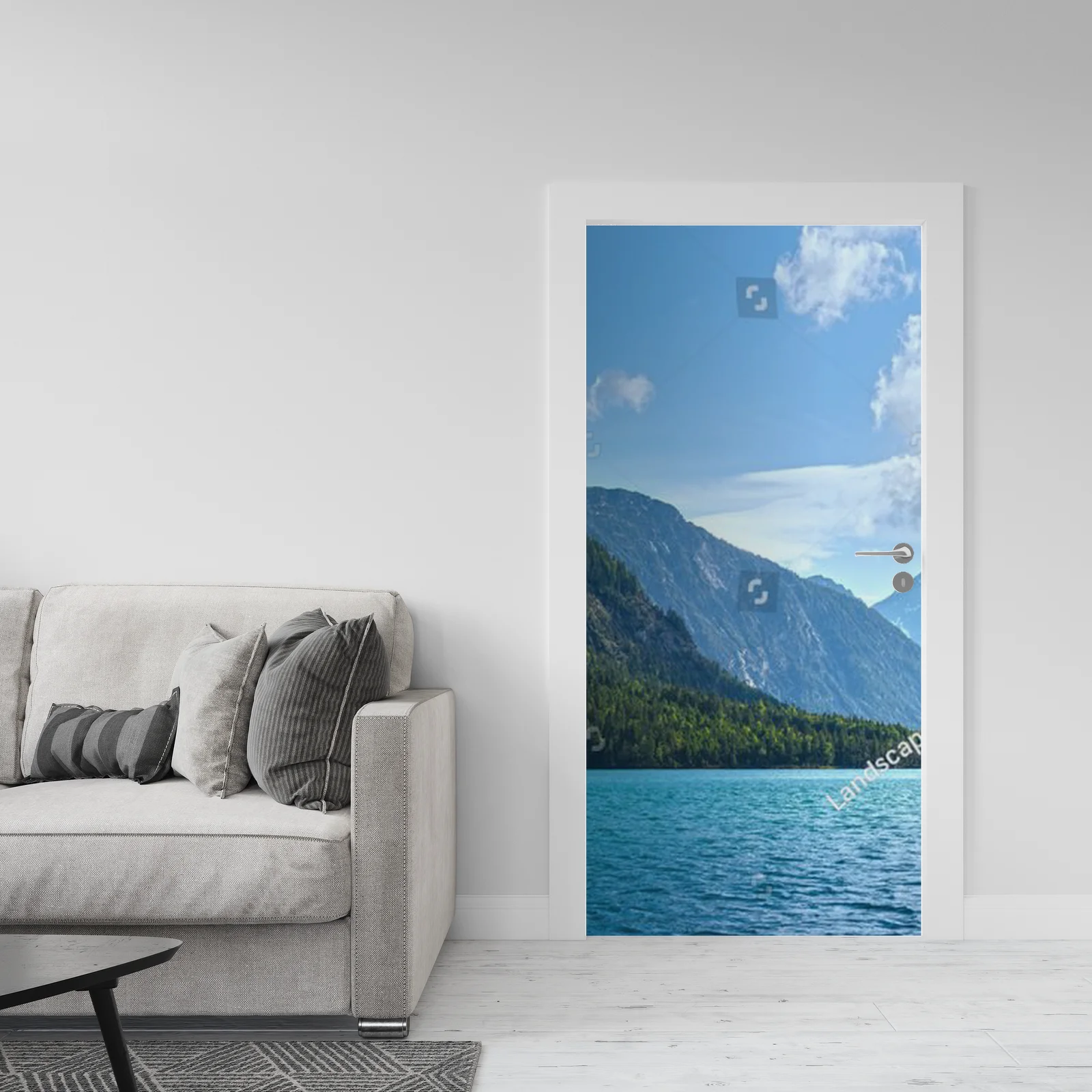 Panorama letniego Plansee z alpejskim majestatem