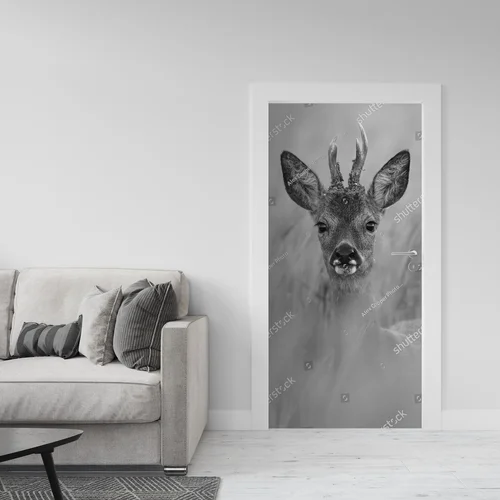 Urok leśnego stwora w monochromatycznej odsłonie