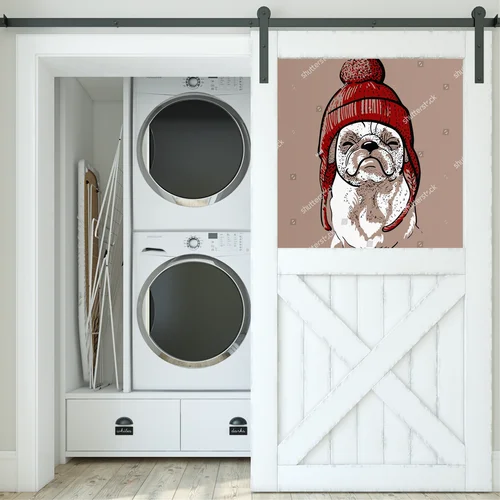 Uroczy pug w hipsterskim swetrze z pomponem